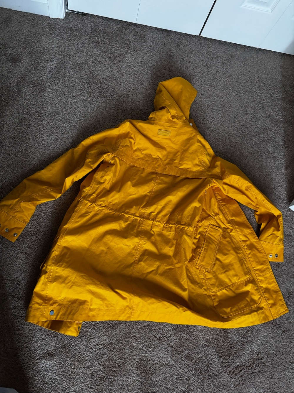 Hunter Yellow Hooded Utility Rain Jacket - Picture 10 of 13